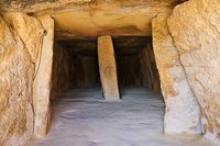 05_(2011_09_10) Antequera_Dólmen de Menga_DSF1644-45-46